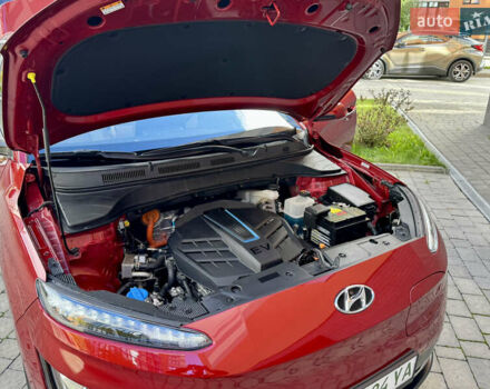 Красный Хендай Kona, объемом двигателя 0 л и пробегом 103 тыс. км за 21400 $, фото 98 на Automoto.ua