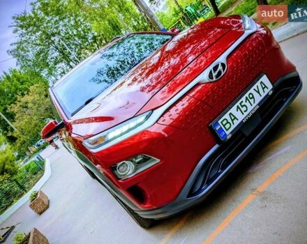Красный Хендай Kona, объемом двигателя 0 л и пробегом 154 тыс. км за 17200 $, фото 1 на Automoto.ua