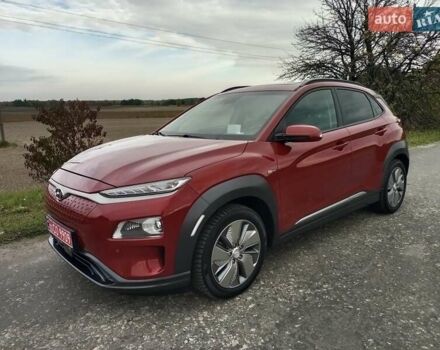 Красный Хендай Kona, объемом двигателя 0 л и пробегом 156 тыс. км за 16850 $, фото 1 на Automoto.ua