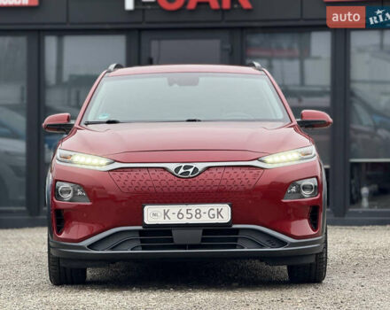Красный Хендай Kona, объемом двигателя 0 л и пробегом 83 тыс. км за 17700 $, фото 1 на Automoto.ua
