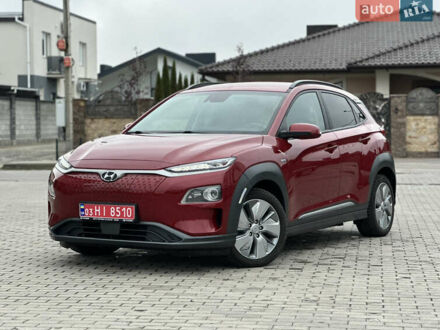 Хендай Kona 2020 у Рівному на Automoto.ua Червоний Хендай Kona, об'ємом двигуна 0 л та пробігом 135 тис. км за 17990 $, фото 1 на Automoto.ua