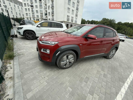 Красный Хендай Kona, объемом двигателя 0 л и пробегом 48 тыс. км за 16000 $, фото 1 на Automoto.ua