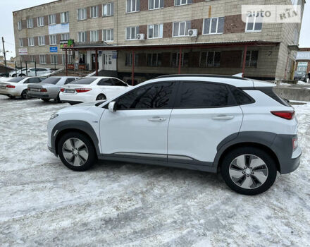 Хендай Kona, объемом двигателя 0 л и пробегом 102 тыс. км за 21499 $, фото 7 на Automoto.ua