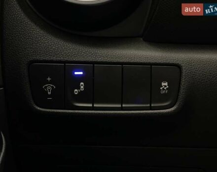 Хендай Kona, объемом двигателя 2 л и пробегом 96 тыс. км за 14916 $, фото 15 на Automoto.ua