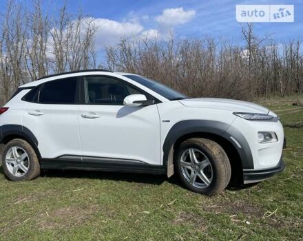 Хендай Kona, объемом двигателя 0 л и пробегом 59 тыс. км за 24600 $, фото 2 на Automoto.ua