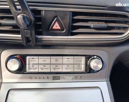 Хендай Kona, объемом двигателя 0 л и пробегом 48 тыс. км за 17700 $, фото 24 на Automoto.ua