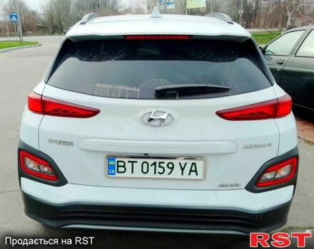 Хендай Kona, объемом двигателя 0 л и пробегом 121 тыс. км за 16600 $, фото 1 на Automoto.ua