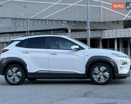 Хендай Kona, об'ємом двигуна 0 л та пробігом 117 тис. км за 17500 $, фото 3 на Automoto.ua