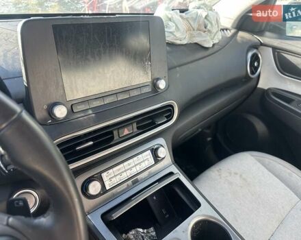 Хендай Kona, объемом двигателя 0 л и пробегом 66 тыс. км за 5700 $, фото 18 на Automoto.ua