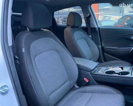 Хендай Kona, об'ємом двигуна 0 л та пробігом 6 тис. км за 18900 $, фото 20 на Automoto.ua