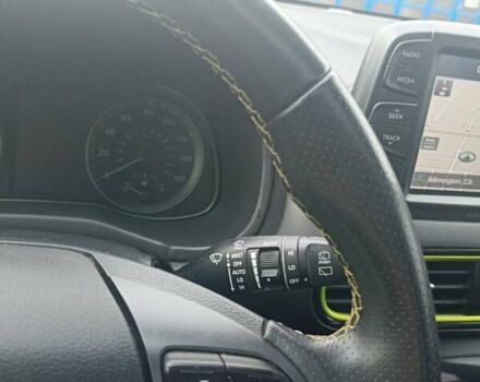 Желтый Хендай Kona, объемом двигателя 1.59 л и пробегом 72 тыс. км за 17400 $, фото 21 на Automoto.ua