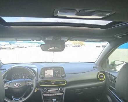 Желтый Хендай Kona, объемом двигателя 1.59 л и пробегом 72 тыс. км за 17400 $, фото 12 на Automoto.ua