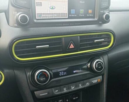 Желтый Хендай Kona, объемом двигателя 1.59 л и пробегом 72 тыс. км за 17400 $, фото 20 на Automoto.ua