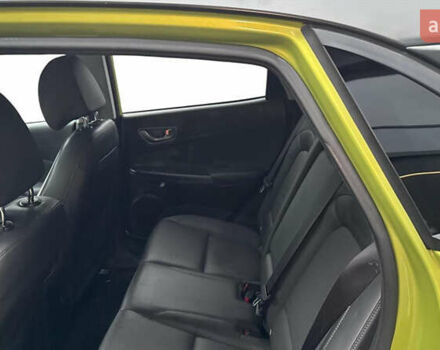 Желтый Хендай Kona, объемом двигателя 0 л и пробегом 111 тыс. км за 13950 $, фото 9 на Automoto.ua