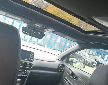 Желтый Хендай Kona, объемом двигателя 1.59 л и пробегом 72 тыс. км за 17400 $, фото 18 на Automoto.ua