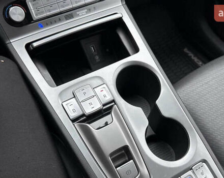 Желтый Хендай Kona, объемом двигателя 0 л и пробегом 111 тыс. км за 13950 $, фото 16 на Automoto.ua