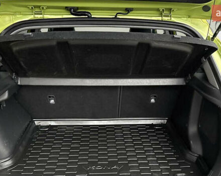 Желтый Хендай Kona, объемом двигателя 0 л и пробегом 111 тыс. км за 13950 $, фото 19 на Automoto.ua