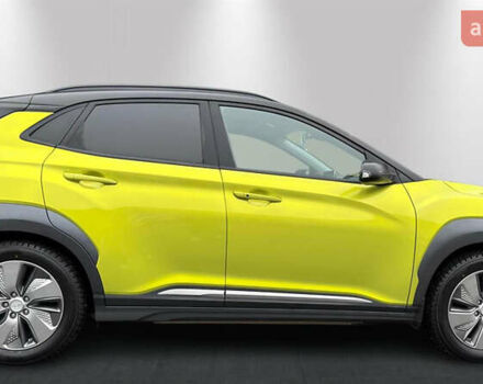 Желтый Хендай Kona, объемом двигателя 0 л и пробегом 111 тыс. км за 13950 $, фото 7 на Automoto.ua