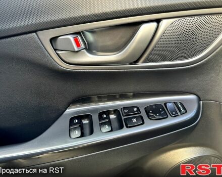 Сірий Хендай Kona, об'ємом двигуна 0.15 л та пробігом 111 тис. км за 17500 $, фото 8 на Automoto.ua