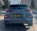 Серый Хендай Kona, объемом двигателя 64 л и пробегом 119 тыс. км за 16999 $, фото 5 на Automoto.ua