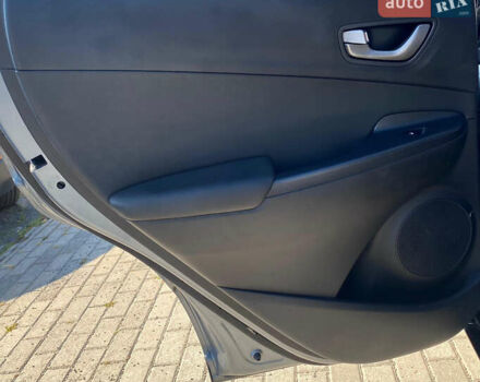 Серый Хендай Kona, объемом двигателя 1.6 л и пробегом 152 тыс. км за 15800 $, фото 24 на Automoto.ua