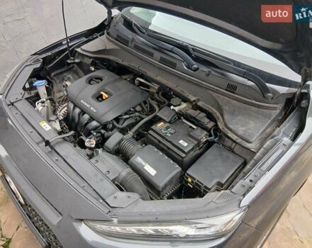 Серый Хендай Kona, объемом двигателя 2 л и пробегом 20 тыс. км за 16000 $, фото 1 на Automoto.ua