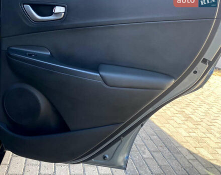 Серый Хендай Kona, объемом двигателя 1.6 л и пробегом 152 тыс. км за 15800 $, фото 22 на Automoto.ua