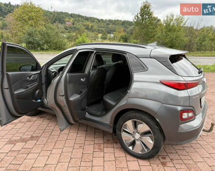 Сірий Хендай Kona, об'ємом двигуна 0 л та пробігом 114 тис. км за 17000 $, фото 40 на Automoto.ua