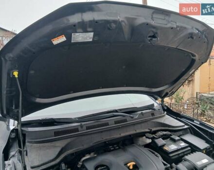 Серый Хендай Kona, объемом двигателя 2 л и пробегом 20 тыс. км за 16000 $, фото 4 на Automoto.ua