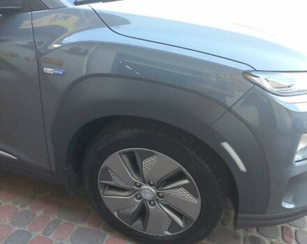 Серый Хендай Kona, объемом двигателя 0 л и пробегом 115 тыс. км за 17300 $, фото 4 на Automoto.ua