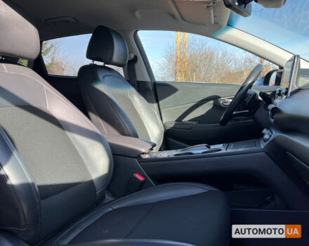 Серый Хендай Kona, объемом двигателя 64 л и пробегом 119 тыс. км за 16999 $, фото 8 на Automoto.ua