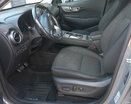 Серый Хендай Kona, объемом двигателя 0 л и пробегом 115 тыс. км за 17300 $, фото 21 на Automoto.ua