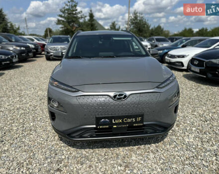 Серый Хендай Kona, объемом двигателя 0 л и пробегом 133 тыс. км за 16300 $, фото 3 на Automoto.ua