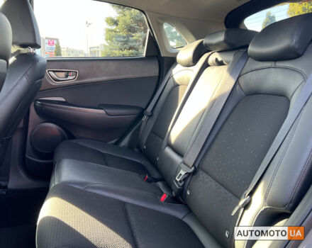 Серый Хендай Kona, объемом двигателя 64 л и пробегом 119 тыс. км за 16999 $, фото 9 на Automoto.ua