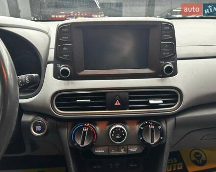 Сірий Хендай Kona, об'ємом двигуна 2 л та пробігом 55 тис. км за 15800 $, фото 17 на Automoto.ua