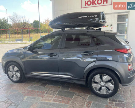 Серый Хендай Kona, объемом двигателя 0 л и пробегом 124 тыс. км за 16500 $, фото 6 на Automoto.ua