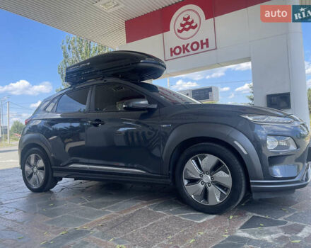Серый Хендай Kona, объемом двигателя 0 л и пробегом 124 тыс. км за 16500 $, фото 3 на Automoto.ua