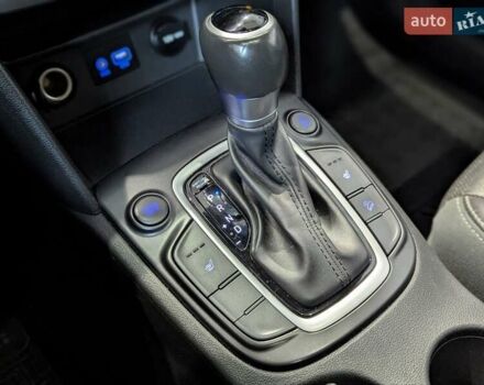 Сірий Хендай Kona, об'ємом двигуна 1.59 л та пробігом 75 тис. км за 15500 $, фото 23 на Automoto.ua