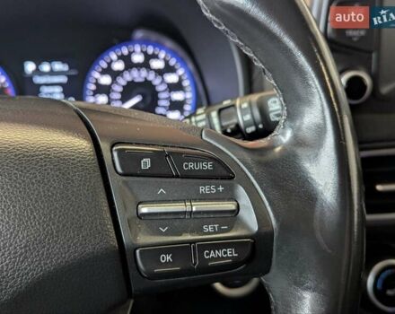 Сірий Хендай Kona, об'ємом двигуна 1.59 л та пробігом 75 тис. км за 15500 $, фото 25 на Automoto.ua