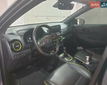 Серый Хендай Kona, объемом двигателя 1.59 л и пробегом 70 тыс. км за 18700 $, фото 11 на Automoto.ua