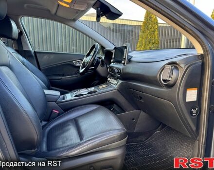 Сірий Хендай Kona, об'ємом двигуна 0.15 л та пробігом 111 тис. км за 17500 $, фото 7 на Automoto.ua