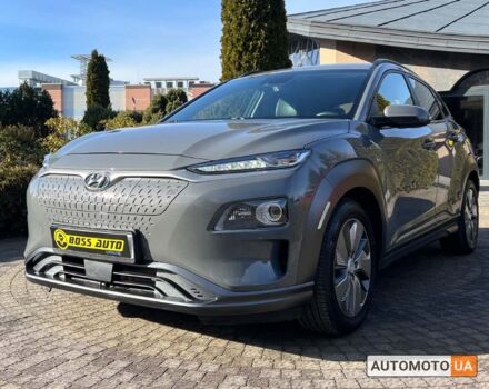 Серый Хендай Kona, объемом двигателя 64 л и пробегом 119 тыс. км за 16999 $, фото 2 на Automoto.ua