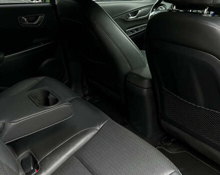 Сірий Хендай Kona, об'ємом двигуна 0 л та пробігом 113 тис. км за 17000 $, фото 30 на Automoto.ua