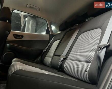 Сірий Хендай Kona, об'ємом двигуна 2 л та пробігом 55 тис. км за 15800 $, фото 11 на Automoto.ua