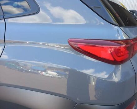 Серый Хендай Kona, объемом двигателя 0 л и пробегом 115 тыс. км за 17300 $, фото 10 на Automoto.ua