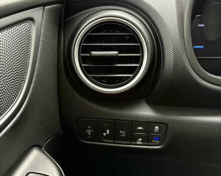 Сірий Хендай Kona, об'ємом двигуна 0 л та пробігом 114 тис. км за 17000 $, фото 9 на Automoto.ua