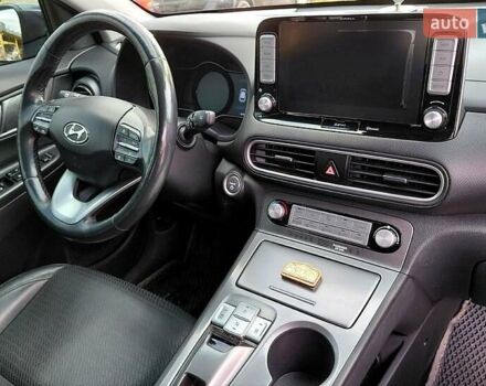 Сірий Хендай Kona, об'ємом двигуна 0 л та пробігом 109 тис. км за 17500 $, фото 1 на Automoto.ua