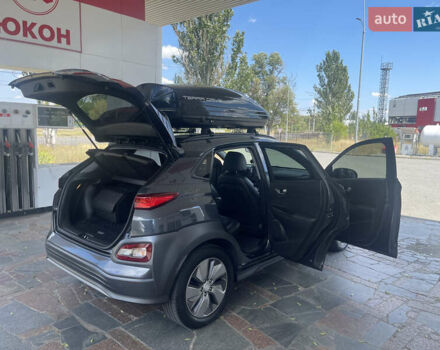 Серый Хендай Kona, объемом двигателя 0 л и пробегом 124 тыс. км за 16500 $, фото 21 на Automoto.ua