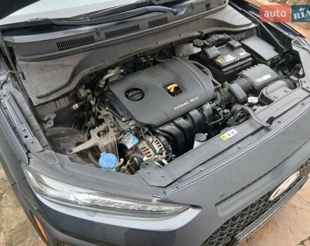 Серый Хендай Kona, объемом двигателя 2 л и пробегом 20 тыс. км за 16000 $, фото 5 на Automoto.ua