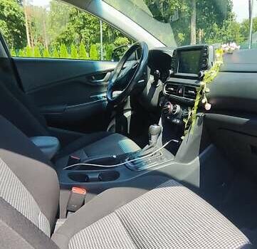 Сірий Хендай Kona, об'ємом двигуна 2 л та пробігом 111 тис. км за 15500 $, фото 4 на Automoto.ua